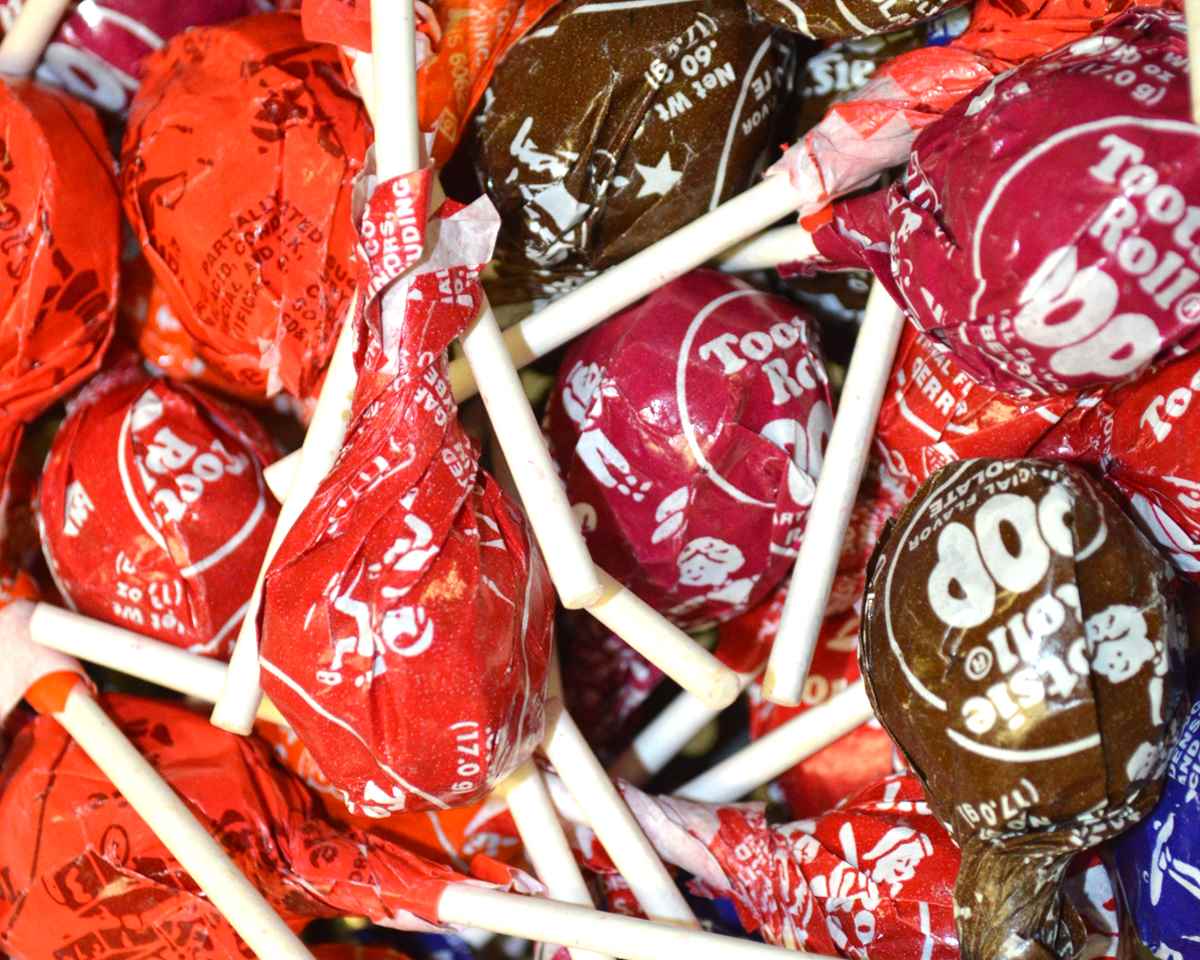 Tootsie Pops - CandyFavorites